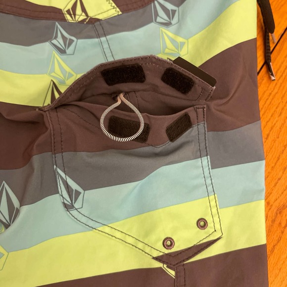 Volcom Mod Tech Swim Shorts Men Sz 27 Gently used - Picture 7 of 8